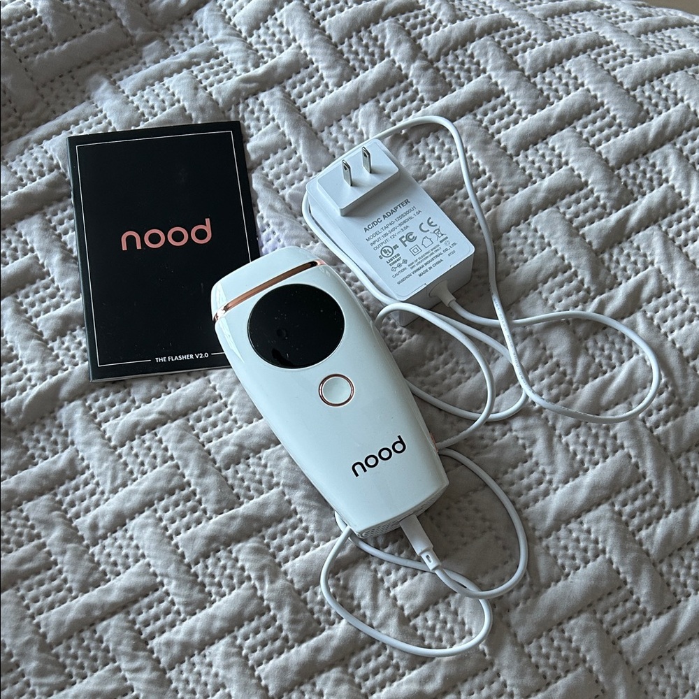 Nood The Flasher 2.0 Like New - laser hair remover